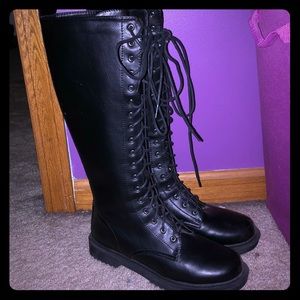 Combat boots